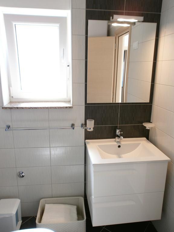 Apartments Bora Ližnjan Oda fotoğraf