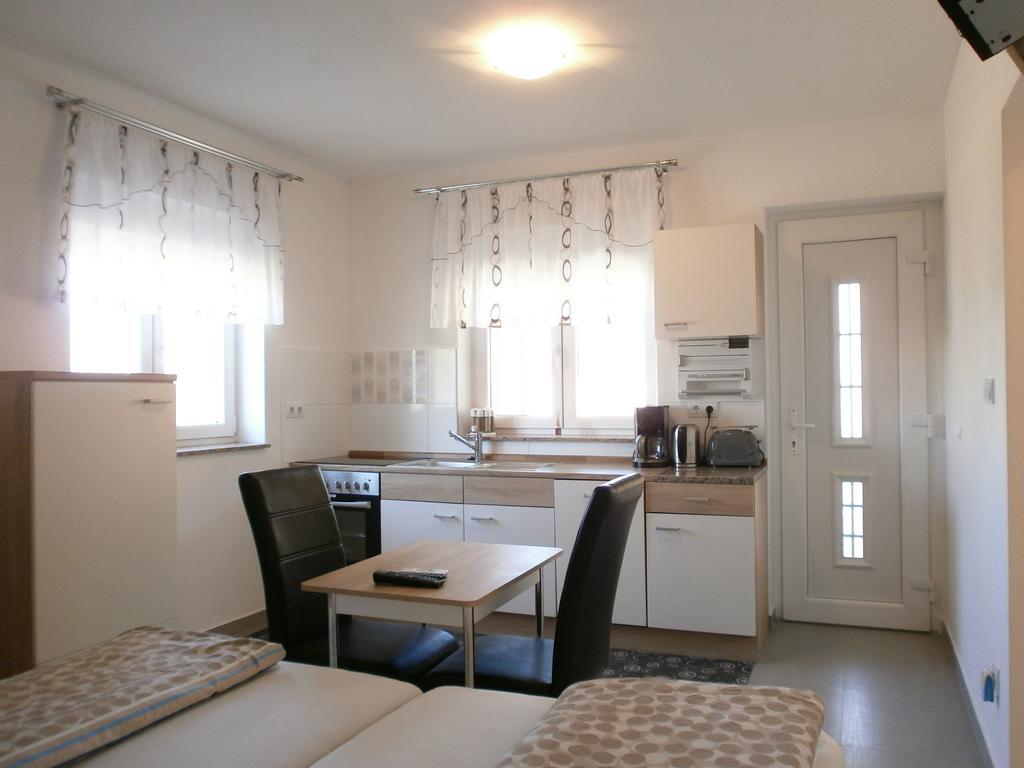 Apartments Bora Ližnjan Oda fotoğraf