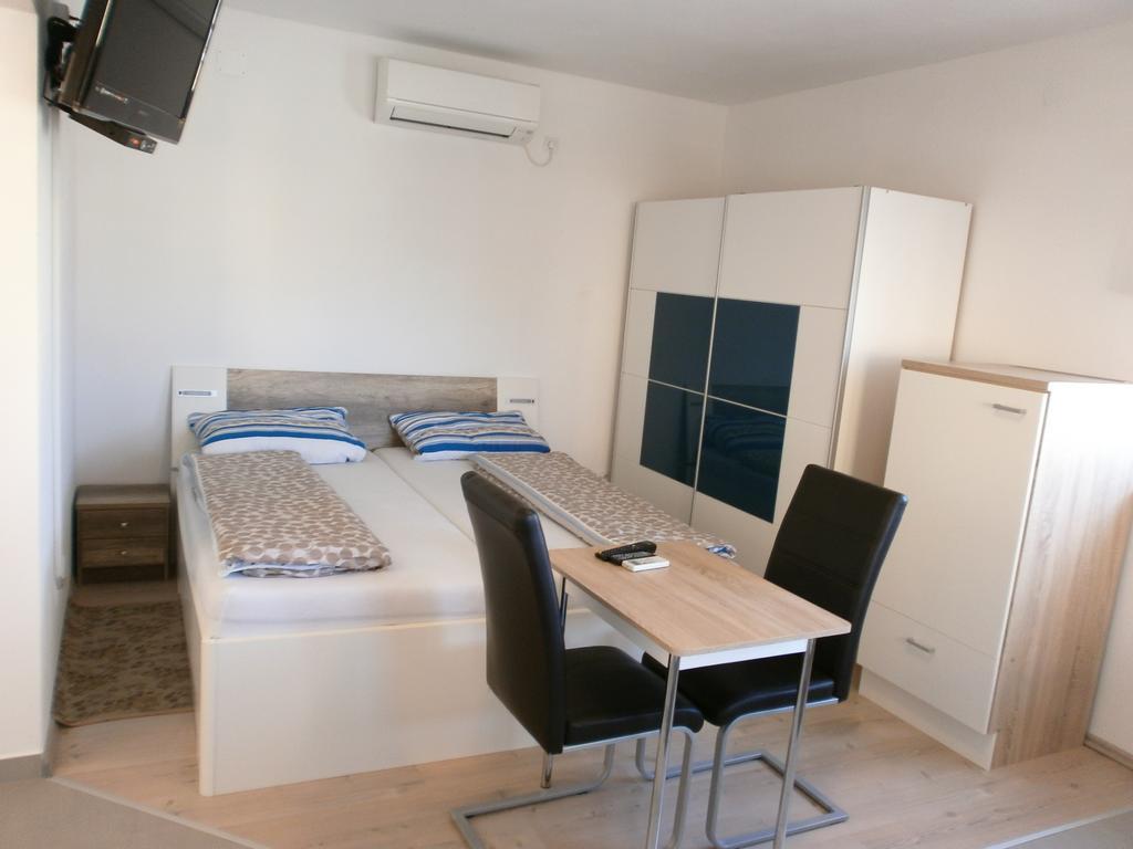 Apartments Bora Ližnjan Oda fotoğraf